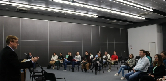 Professores e diretores do Projeto Clube do Jovem Empreendedor visitam a Acic