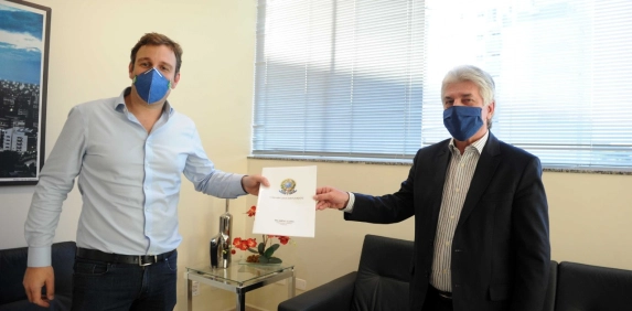 Projeto para parcelamento federal pauta encontro entre o presidente da Acic e o deputado Ricardo Guidi