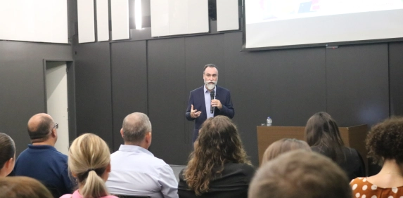 Rela&ccedil;&atilde;o entre sa&uacute;de mental e produtividade &eacute; evidenciada em palestra na Acic