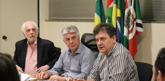 Projeto para fomentar Porto de Imbituba &eacute; apresentado &agrave; diretoria da Acic