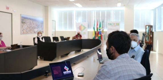 Reuni&atilde;o alinha formato da Expomais