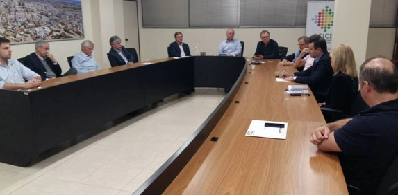 Reuni&atilde;o diretoria executiva fala do encontro com prefeitos, Asilo e cria&ccedil;&atilde;o da Pra&ccedil;a do Empreendedor