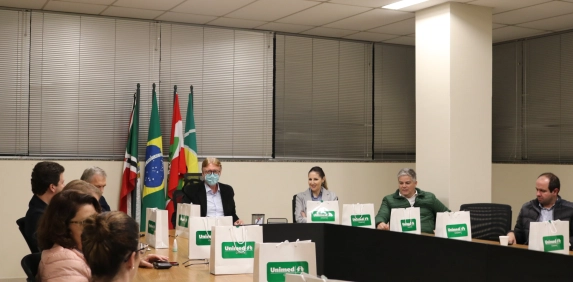 Sa&uacute;de pauta reuni&atilde;o da diretoria da Acic