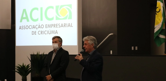 Secret&aacute;rio da Fazenda exp&otilde;e perspectivas econ&ocirc;micas para o Sul do Estado