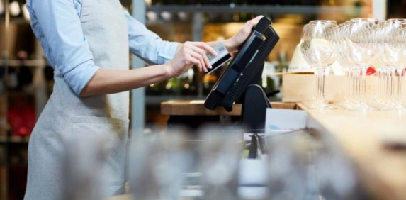 Servi&ccedil;os lideram a gera&ccedil;&atilde;o de empregos formais na regi&atilde;o