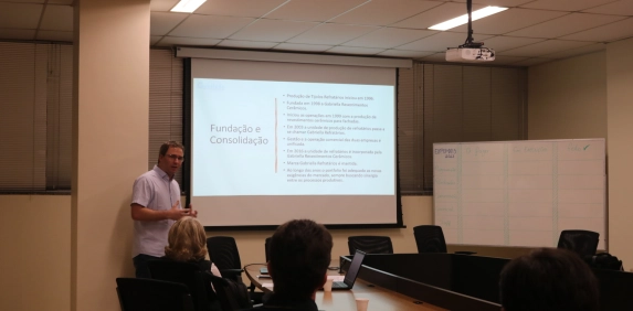 Trajet&oacute;ria da Gabriella Revestimentos Cer&acirc;micos &eacute; apresentada a diretores da Acic