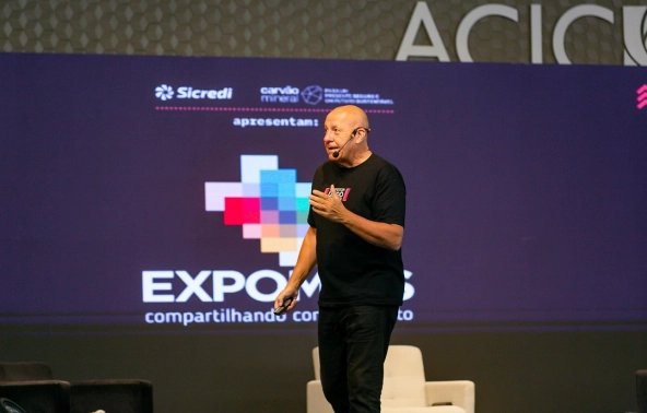 Doutor em Comunicação retorna à ExpoMais