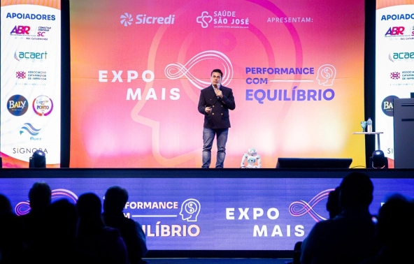 Liderança, criatividade e inteligência artificial no foco do primeiro dia da ExpoMais