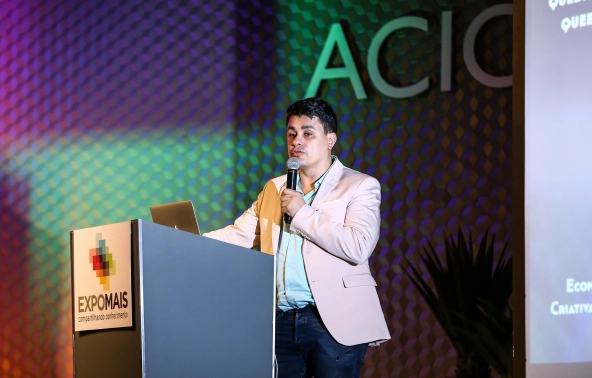 Por Gil Giardelli: O cateto da hipotenusa e os tempos p&oacute;s-normais