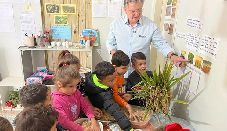 Com criatividade e a&ccedil;&otilde;es interativas, crian&ccedil;as aprendem sobre a produ&ccedil;&atilde;o de arroz