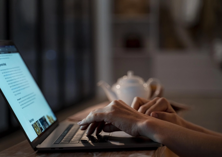 Quem a IA cita e por qu&ecirc;? O caminho para sua empresa virar refer&ecirc;ncia nas respostas