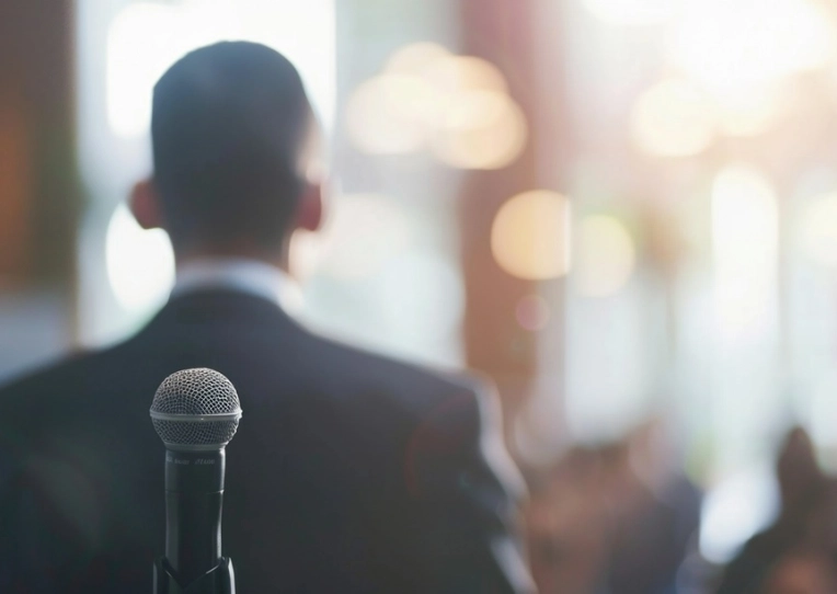 Como preparar porta-vozes para momentos sens&iacute;veis sem roteirizar a verdade