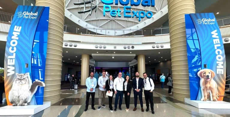 Em feira nos Estados Unidos, Chromoplast busca por tend&ecirc;ncias e novidades do mercado pet care