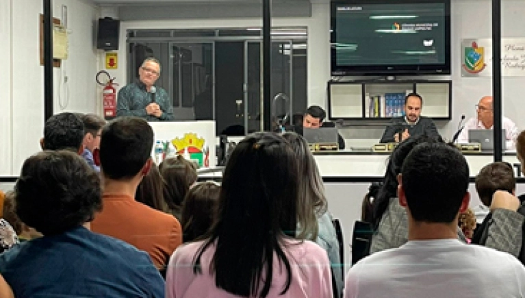 Projeto “Aprendendo com a Música” recebe homenagem