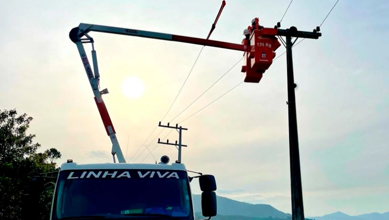 Cerpalo instala novos alimentadores para atender a Praia do Rosa