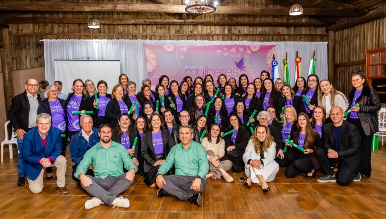 CERPALO celebra formatura - Mulheres Cooperativistas