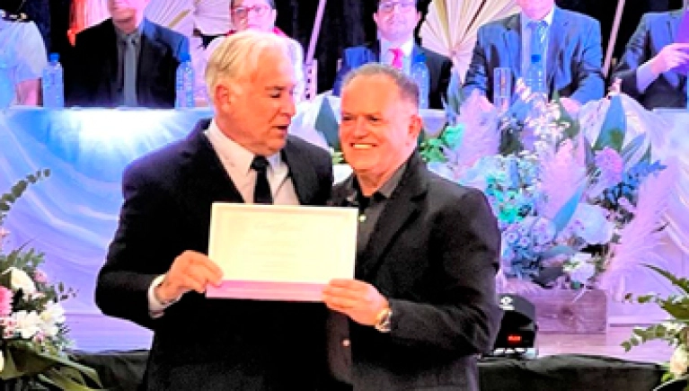 Presidente da Cerpalo recebe título de Cidadão Honorário de Imbituba