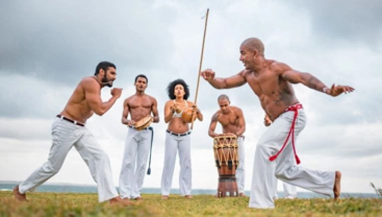 Cerpalo oferece aulas de capoeira aos associados