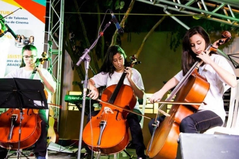 Dia Internacional da M&uacute;sica: Abadeus &eacute; formada por arte, cultura e educa&ccedil;&atilde;o