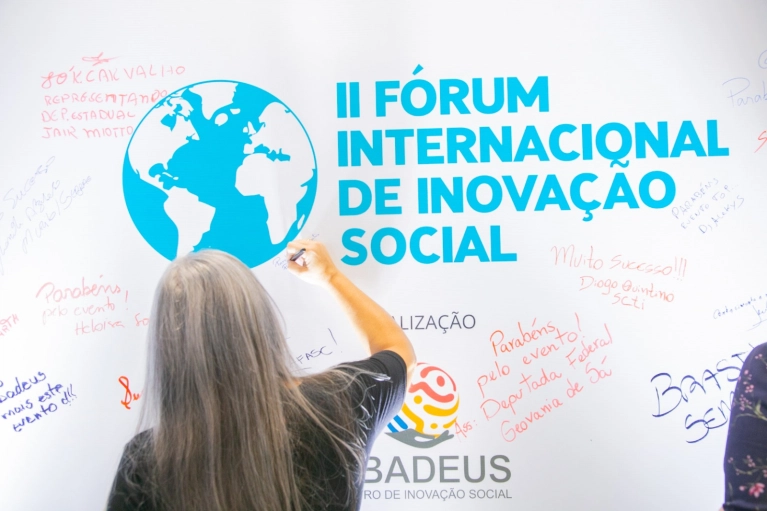 F&oacute;rum de Inova&ccedil;&atilde;o Social da Abadeus ganha parceiro internacional