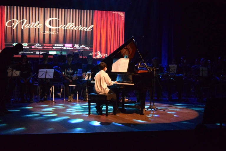 Jovens talentos da Abadeus sobem ao palco na sexta Noite Cultural