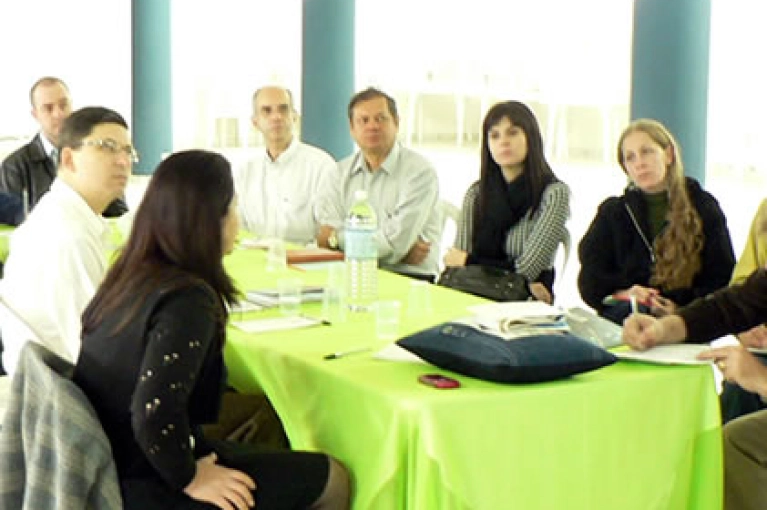 Abadeus re&uacute;ne parceiros para planejamento estrat&eacute;gico.