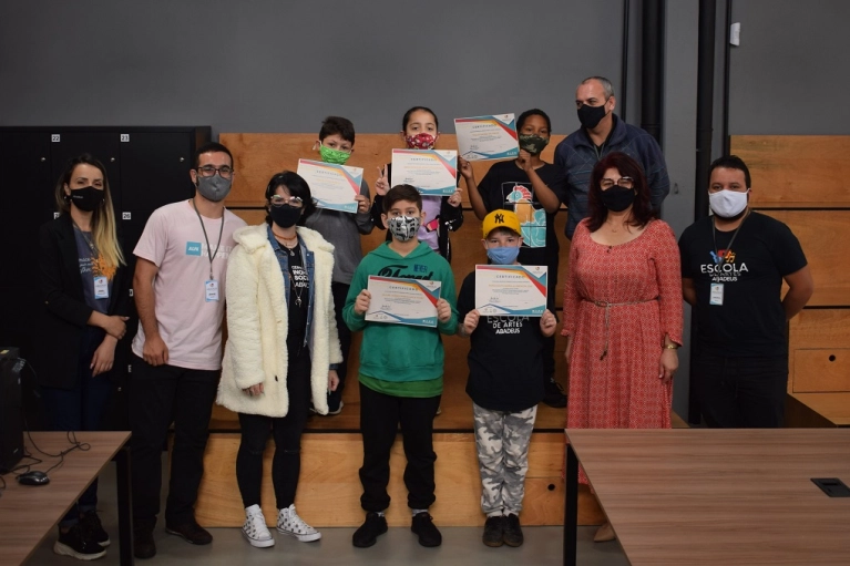 Abadeus forma jovens alunos do curso de Rob&oacute;tica