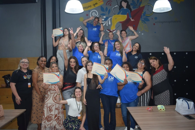 Educa&ccedil;&atilde;o e transforma&ccedil;&atilde;o: formatura celebra novas oportunidades para jovens e adultos em Crici&uacute;ma