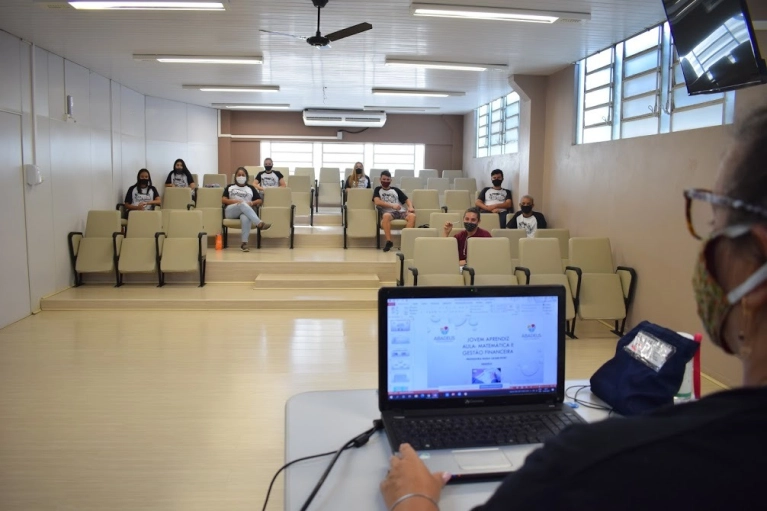 Abadeus retoma suas aulas para cerca de 400 alunos