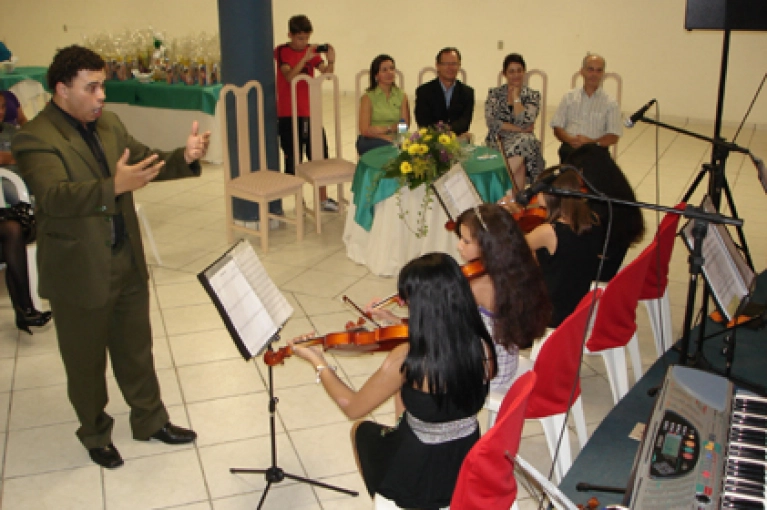 Abadeus e Cliniimagem realizam Recital de m&uacute;sica do Projeto Sinfonia de Talentos