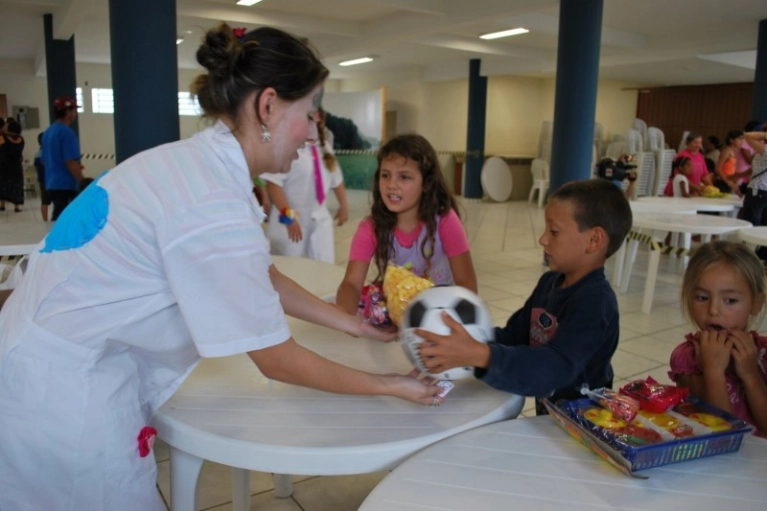 Abadeus arrecada brinquedos para o Natal Solid&aacute;rio