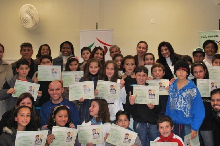 Abadeus forma turma do projeto Escolinha de Cinema
