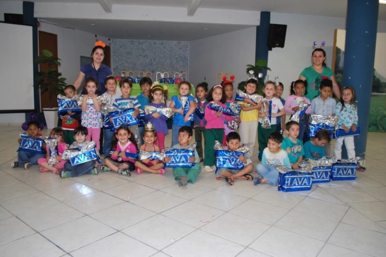 Crian&ccedil;as da Abadeus comemoram o dia das crian&ccedil;as