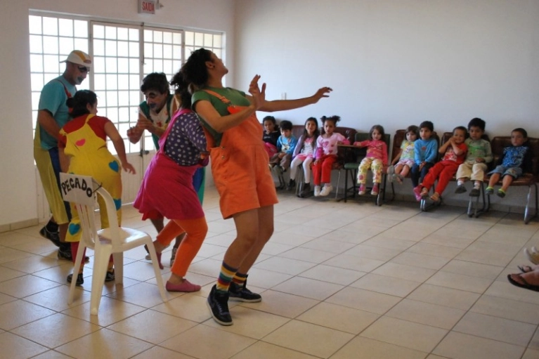 ONG internacional visita Abadeus  