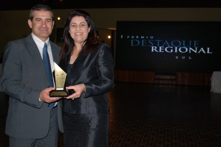 Abadeus recebe o Pr&ecirc;mio Destaques 2012