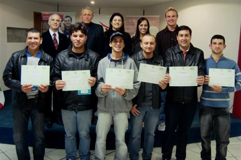 Abadeus forma profissionais na &aacute;rea de hidr&aacute;ulica e pneum&aacute;tica