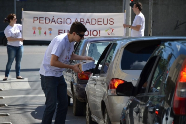 Abadeus realiza ped&aacute;gio beneficente