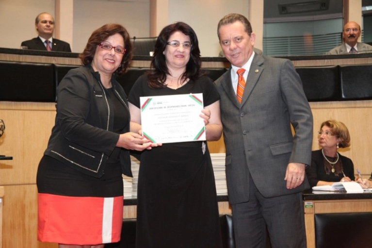 Abadeus recebe reconhecimento da Alesc pelo segundo ano