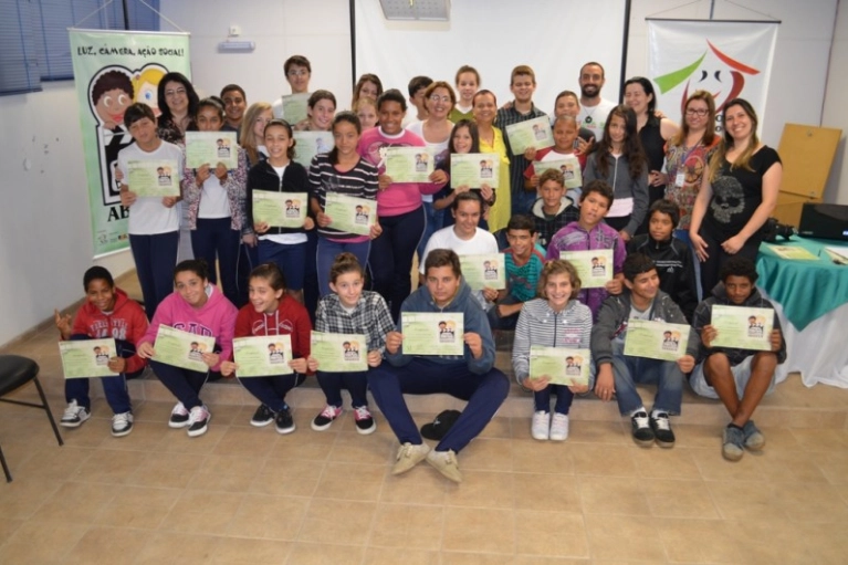 Abadeus forma 46 alunos no Ponto de Cultura Escolinha de Cinema