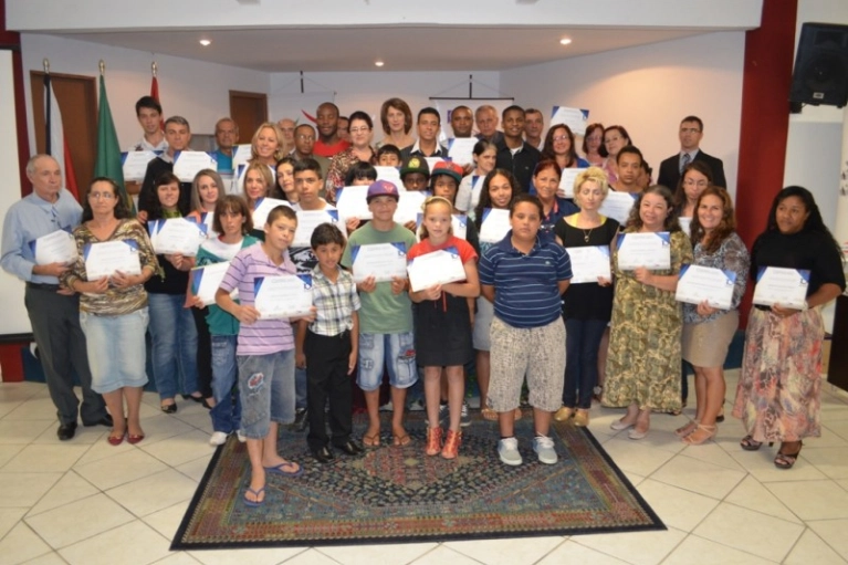 Projeto de inclus&atilde;o digital completa 10 anos