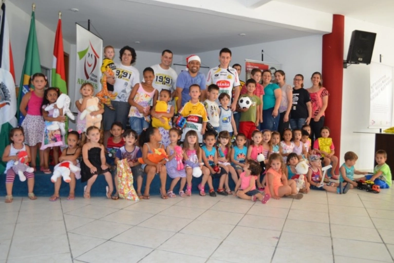 Torcida &ldquo;Os Tigre&rdquo; promova a&ccedil;&atilde;o social com as Crian&ccedil;as da Abadeus