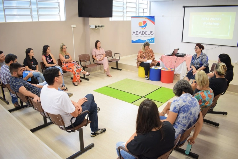 Abadeus realiza semana pedag&oacute;gica com foco em novas metodologias de ensino