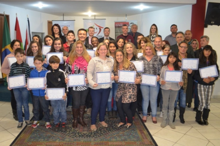 Gera&ccedil;&atilde;o.com Fontana forma 23&ordf; turma