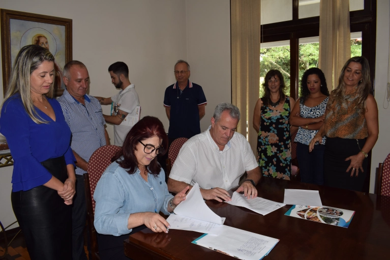 Parceria em Urussanga vai qualificar jovens do munic&iacute;pio para o mercado de trabalho