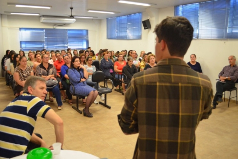 Palestra quer trazer conscientiza&ccedil;&atilde;o ambiental no descarte dos res&iacute;duos s&oacute;lidos