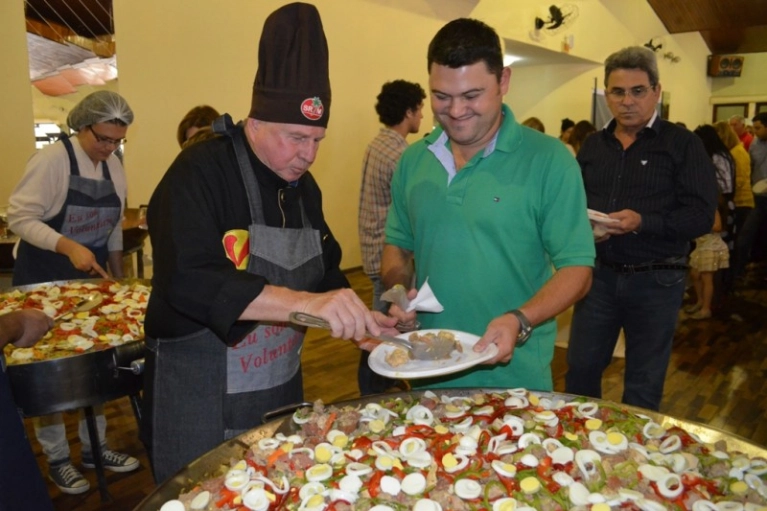 Sexta Paella Beneficente da Abadeus re&uacute;ne 550 pessoas