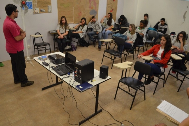 Abadeus busca consci&ecirc;ncia do jovem cidad&atilde;o