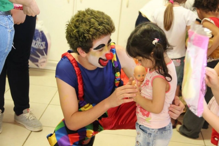 Alunos do Miguel Giacca visitam Abadeus