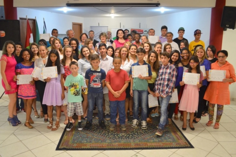 Abadeus forma 25 turma do projeto Gera&ccedil;&atilde;o.com Fontana