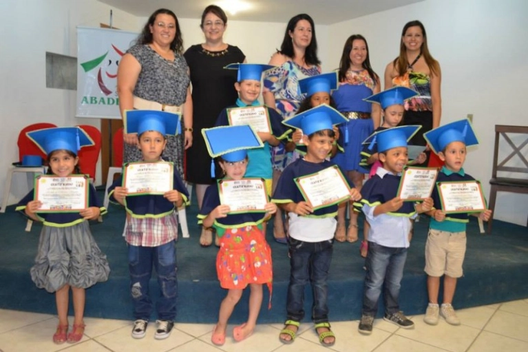 CEI realiza festa de encerramento do ano letivo com a formatura de 11 alunos